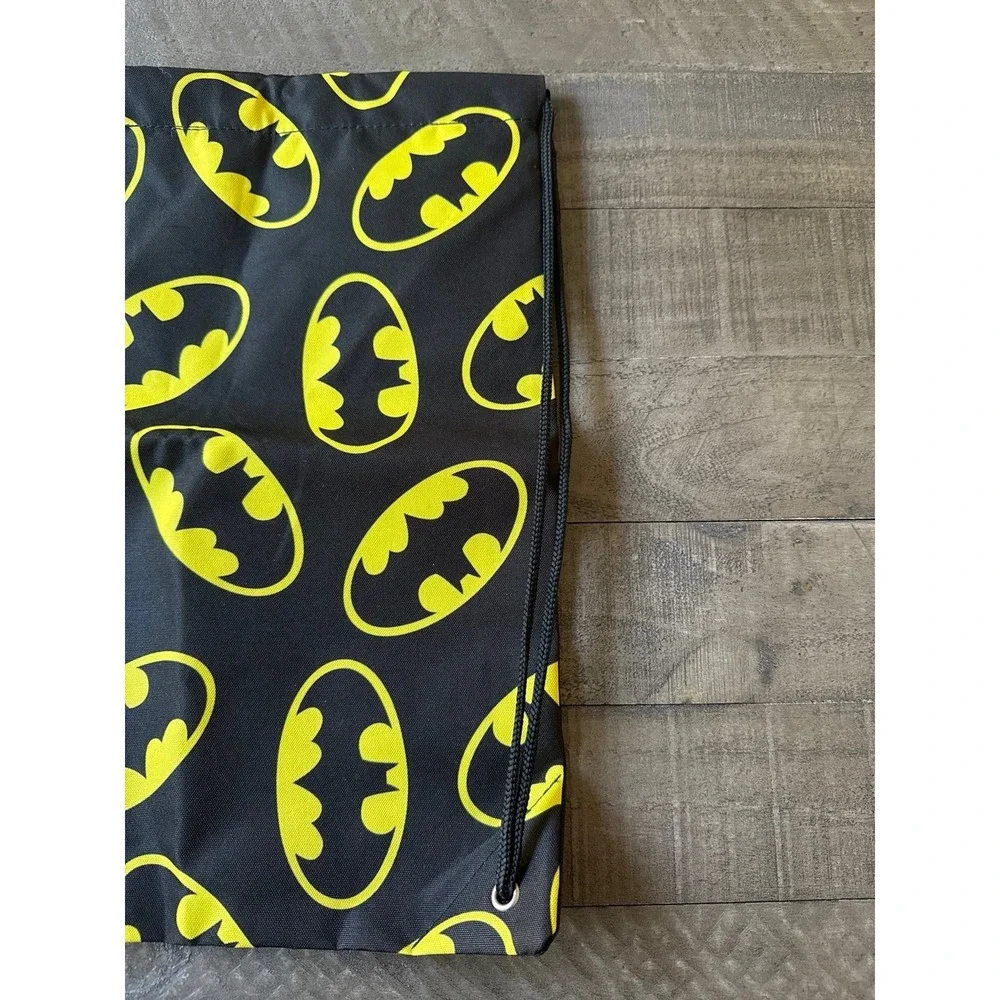 NWOT BATMAN Logo Pattern 17